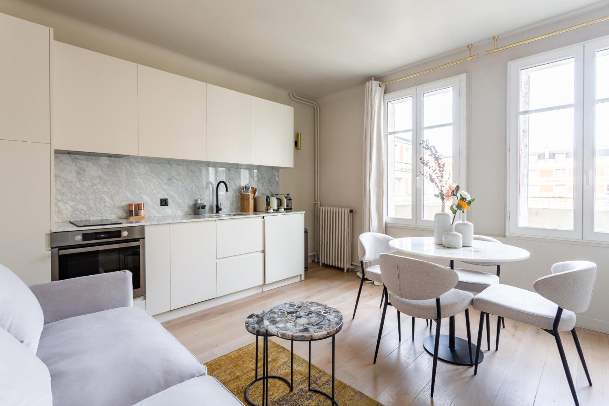The Carla Suite Eiffel Tower View Париж Екстериор снимка