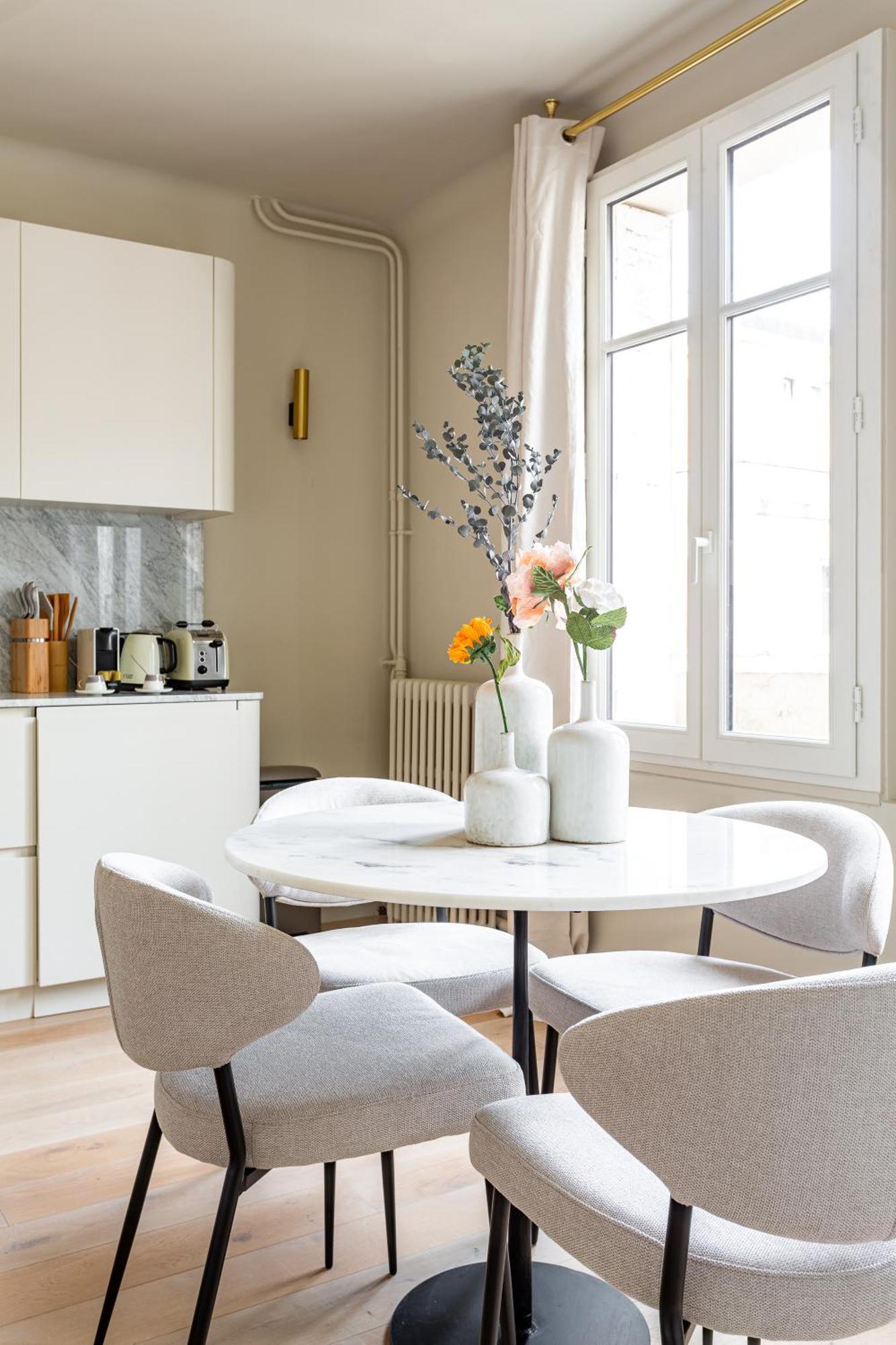 The Carla Suite Eiffel Tower View Париж Екстериор снимка