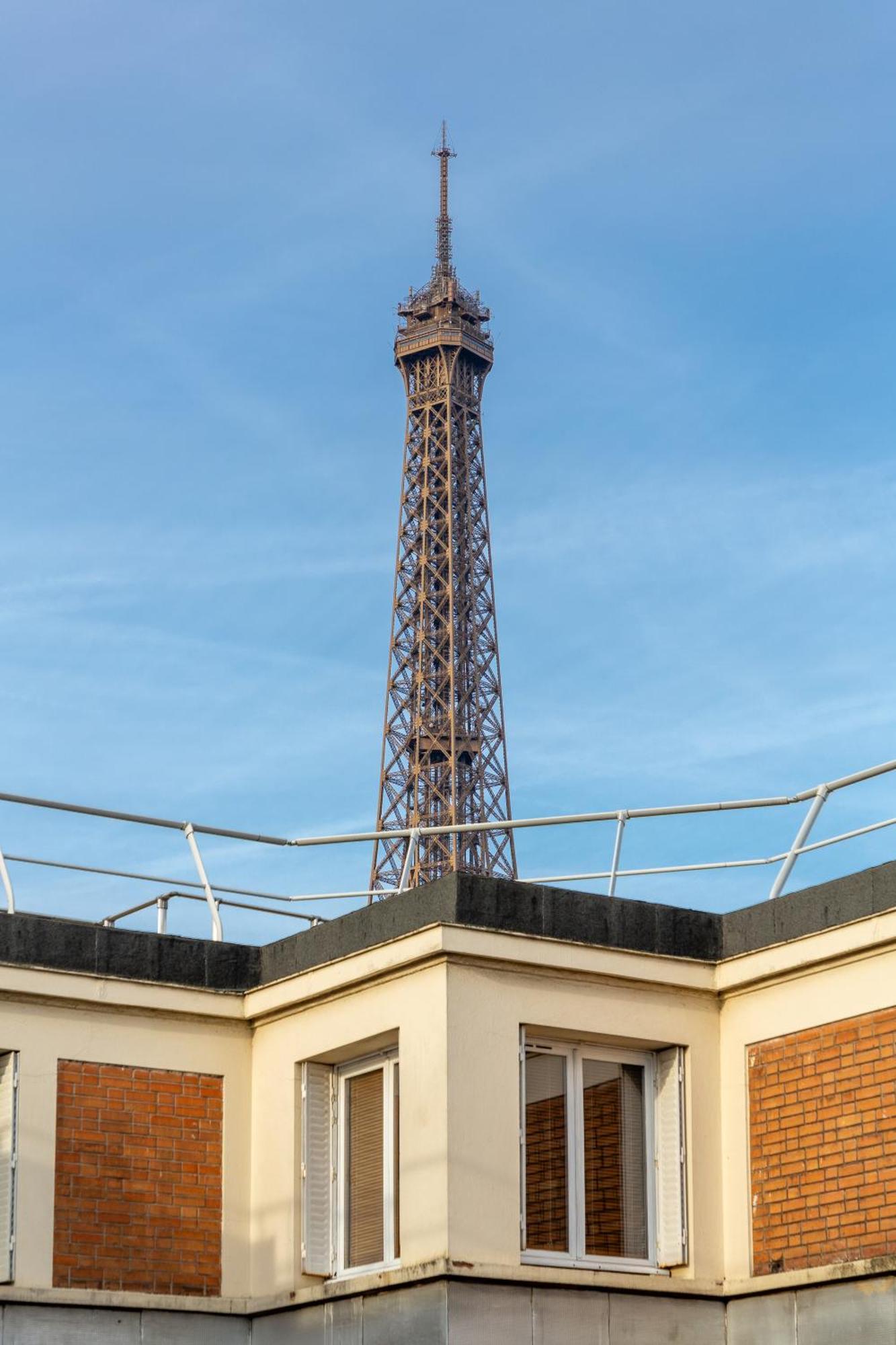 The Carla Suite Eiffel Tower View Париж Екстериор снимка